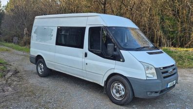 Crew cab ,6 seater  Ford transit van