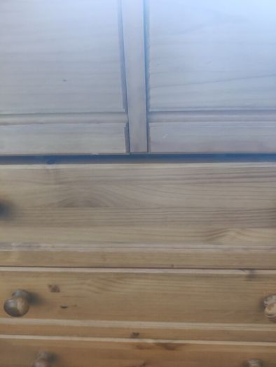 chest of drawers