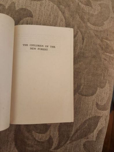 The Children Of The New Forest. By Captain Marryat Rare 1930s  Soft Cover Edition In Good Condition. See Photos For Same