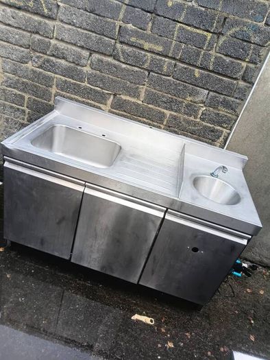 Stainless steel sink