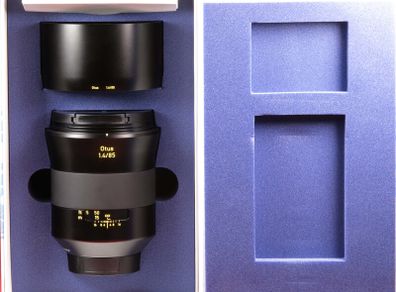 Zeiss 85mm f1.4 Otus Apo Distagon T Lens Canon EF