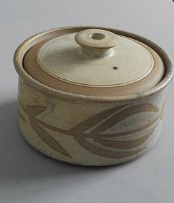 CASSEROLE POT - Tom Agnew -  Vintage - Stoneware