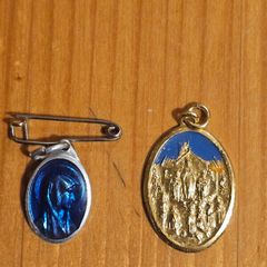 Vintage Lot Of 2 Enamel Catholic Religious Medal/ Pendant Of The Holy Mary.