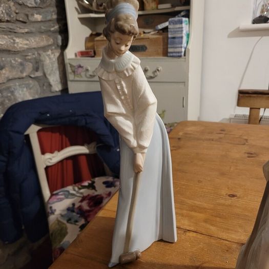 Nao By Lladro Figurines