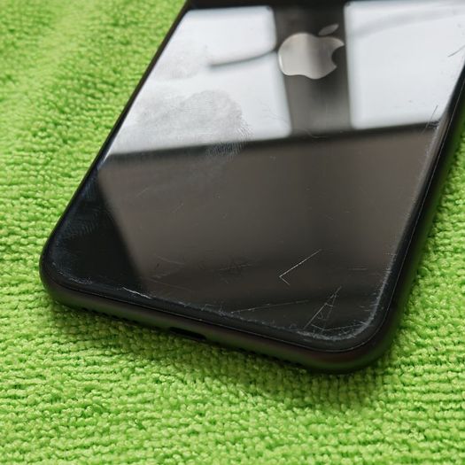 Apple iPhone 11 64GB Black Unlocked Good Condition