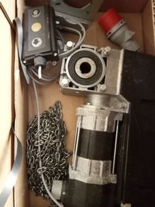 Roller shutter door gear motor