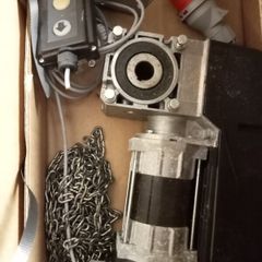 Roller shutter door gear motor