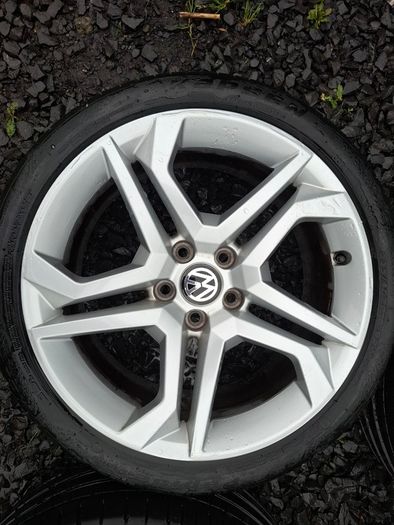 18" Vw Alloys with tyres