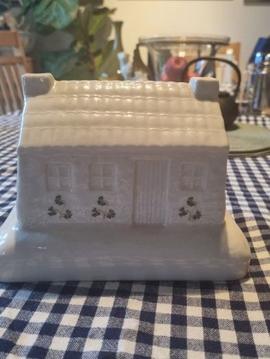 Donegal Parian China Cottage