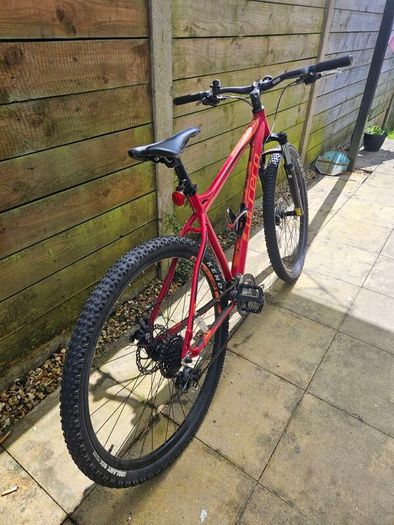 carrera Hellcat mountain bile 20 inch only used 3 times