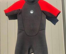 kids wetsuits