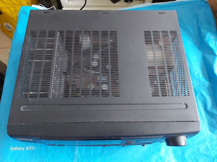 AIWA Stereo Integrated Amplifier Model No. MX-Z9400MK, with 2 large AIWA Speakers, Model No, 8X-Z9400, Impedance 6ohms, in excellent condition