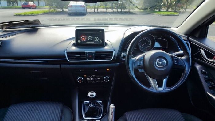 Mazda3  2015 New NCT 10/27 low mileage