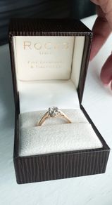 Diamond gold ring