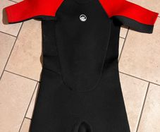 BNWT shorty wetsuit, 10-11 years