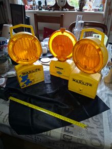 3 Road Lights, I know nothing about these, selling 3 together, Postage Available