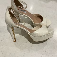 dune heels