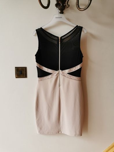Nude/black dress