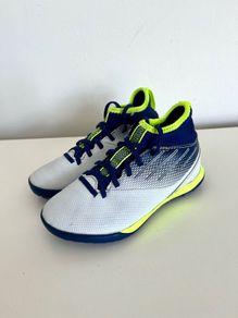 kids high top Astro football boots 9.5 junior