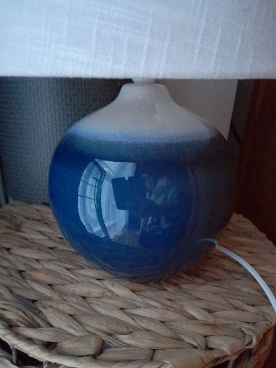 Table lamp