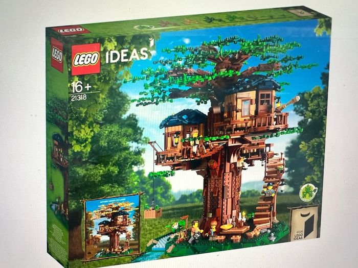 lego treehouse- unopened
