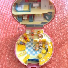 Vintage 1989 Bluebird Polly Pocket Cafe including extra figures