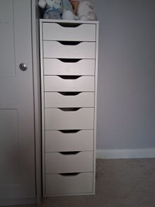 chest of drawers