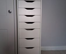 chest of drawers