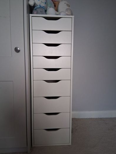 chest of drawers