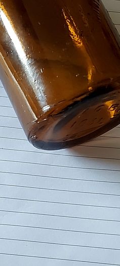 O Connor's kanturk 1/2 pint vintage bottle,,bottle seems to have a defect,around bottom of bottle, holds water no leeks,see pictures,sold as is ,lovely display advertising bottle, collectors items, buyer collects or pays postage thank you,