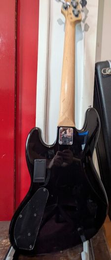 Squier Deluxe Jazz Bass Active V