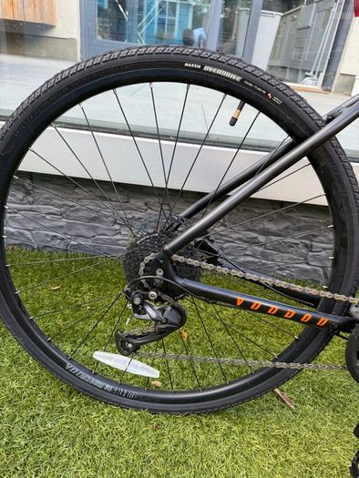 Men's Hybrid Bicycle large - as new 1 year old - rarely used...600 euro new.