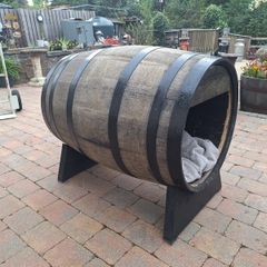 Oak barrel dog kennel
