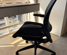 Ergonomic office chair