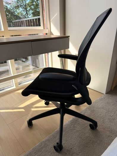 Ergonomic office chair