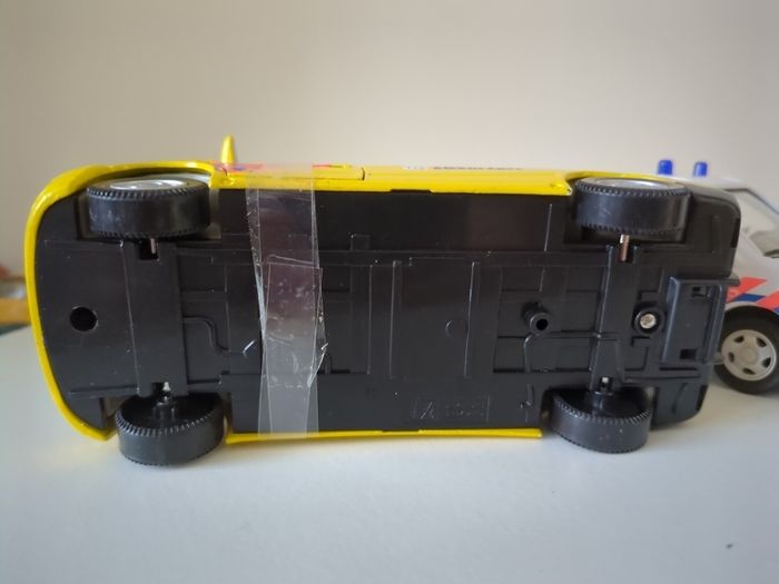 Condition 1:43 Die-Cast Models - Mercedes Vito Ambulance & Police Van