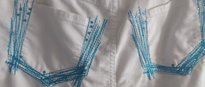 white mini skirt fits 6-8 worn twice