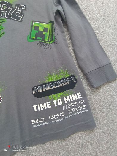 boy's long sleeves top. Age7/8