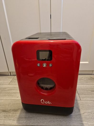 Compact dishwasher in red