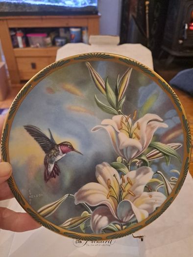Pickard Collector Plate Hummingbird and Lilies