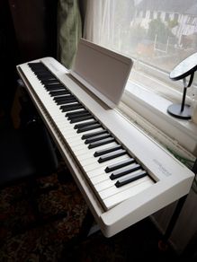 Roland piano FP30X (mint condition) white