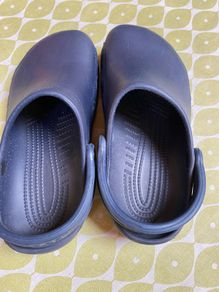 navy blue crocs