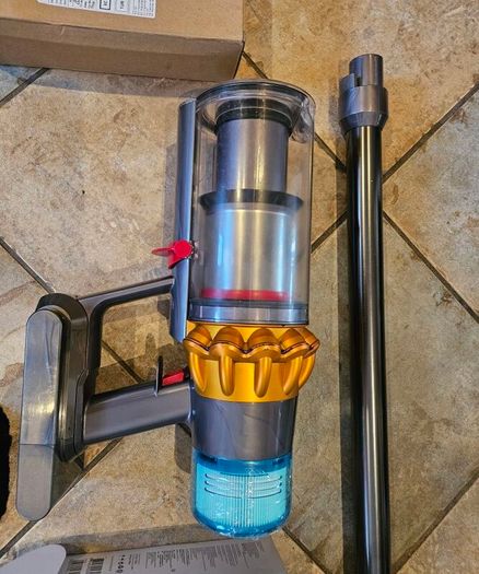 Dyson V15 absolute