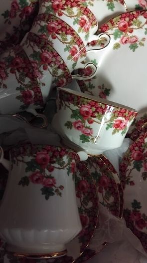 19piece Royal Stratford Olde County Garden