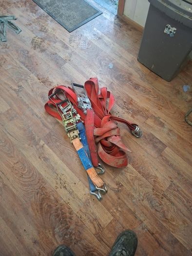 2 long straps 3 rachits