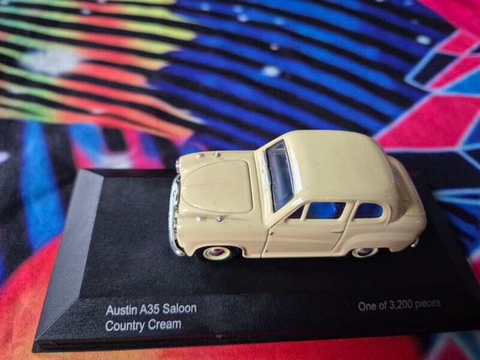Corgi Vanguards 1:43 scale Austin A35 Saloon