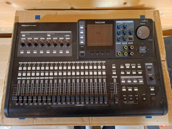 Tascam DP-32SD 32-Track Digital Portastudio
