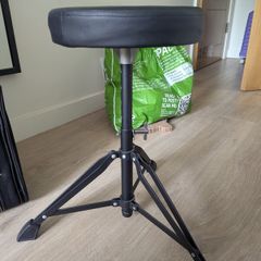 Drummer seat - PURE GEWA Drummer Thrones round seat DT-90 black, adjustable height, single braced