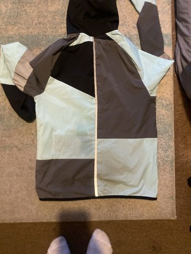 Griid active wear windbreaker