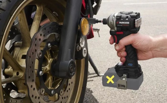 Parkside Performance X20V Cordless Brushless Impact Driver 226NM 1/4 Hex. 12AH 8AH 4AH X20V Smart Bluetooth Batteries 12A X20V Smart Bluetooth Super FAST Charger. 2x 4.5A X20V Dual Fast Charger. 4.5A X20V Fast Charger PDSSAP 20-Li D3